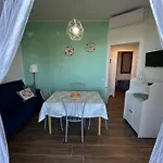 Sea House 102